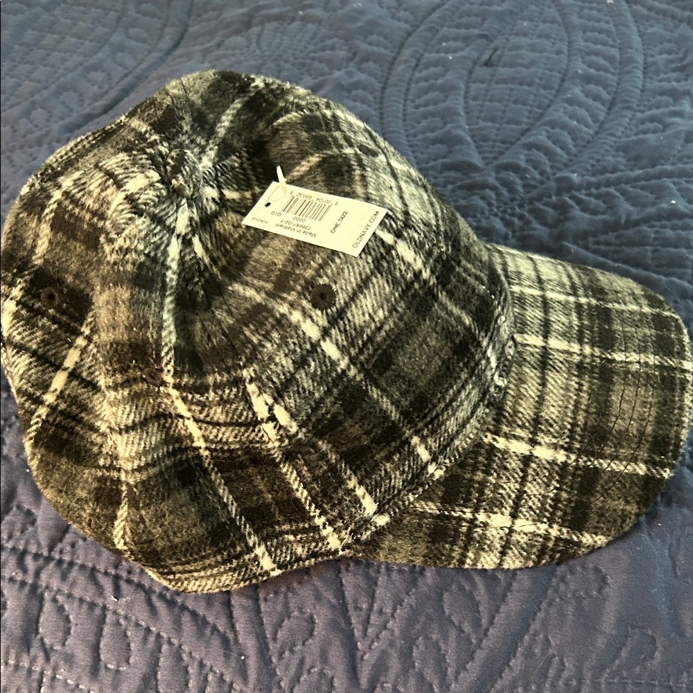 Old Navy Black and White Plaid Cap